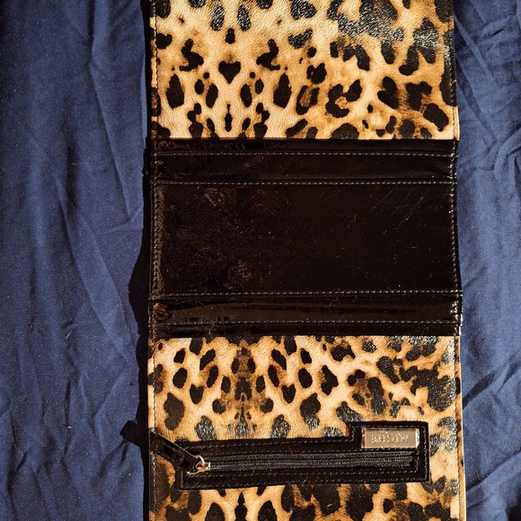 Miche Houndstooth Wallet with Black Trim - Picture 3 of 3